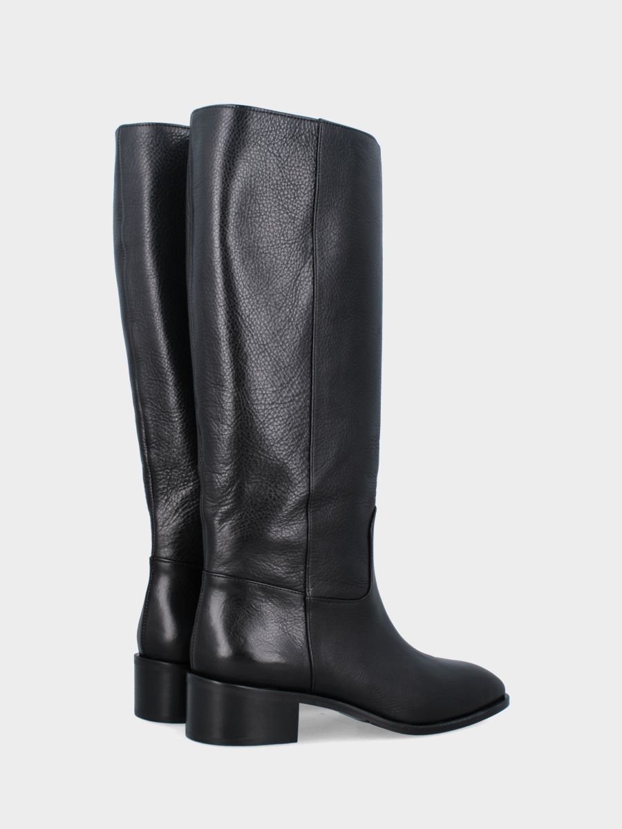 Botte en veau noir avec talon bas et bout arrondi