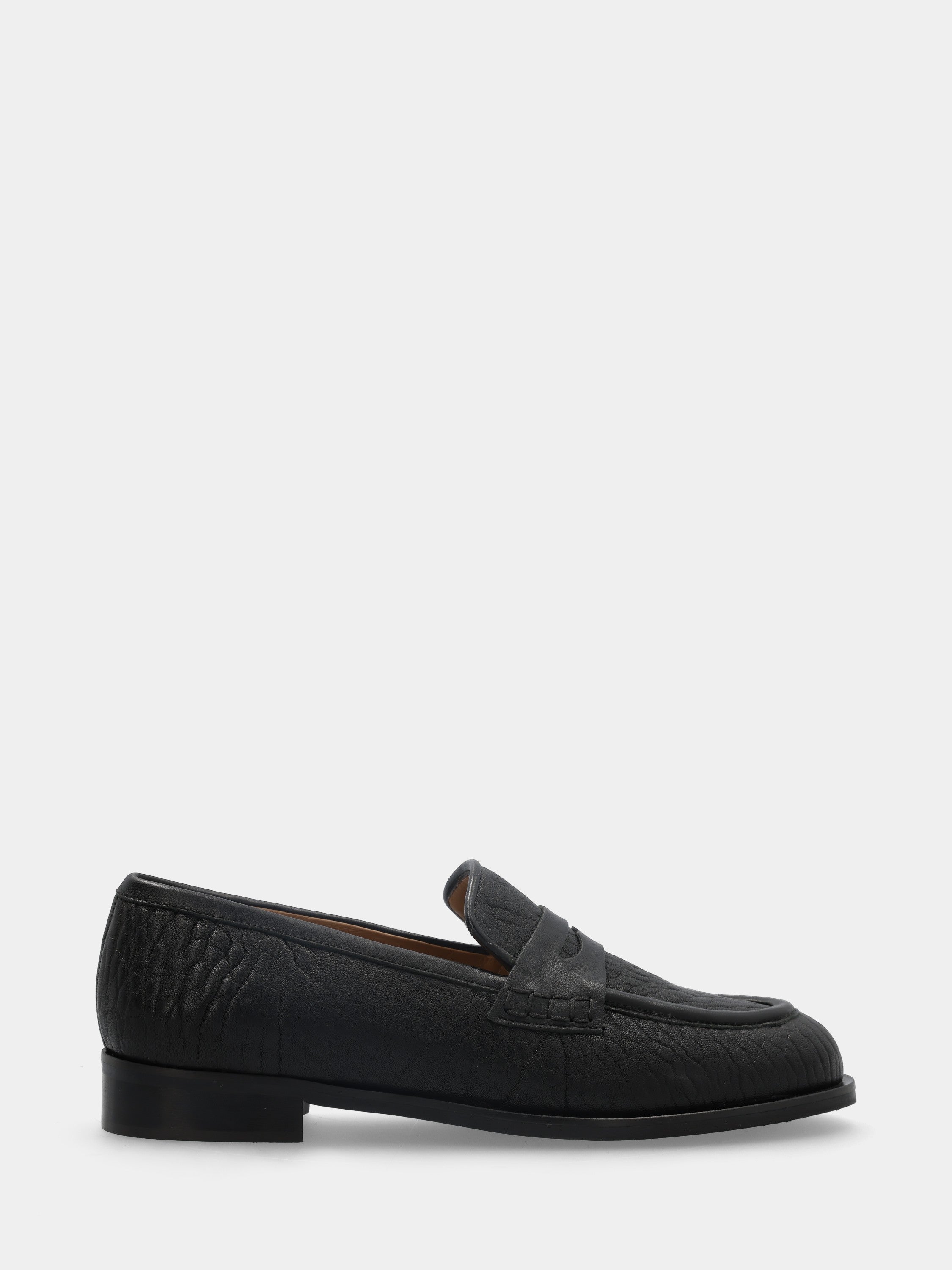 Mocassin en veau bottalato noir avec semelle cousue