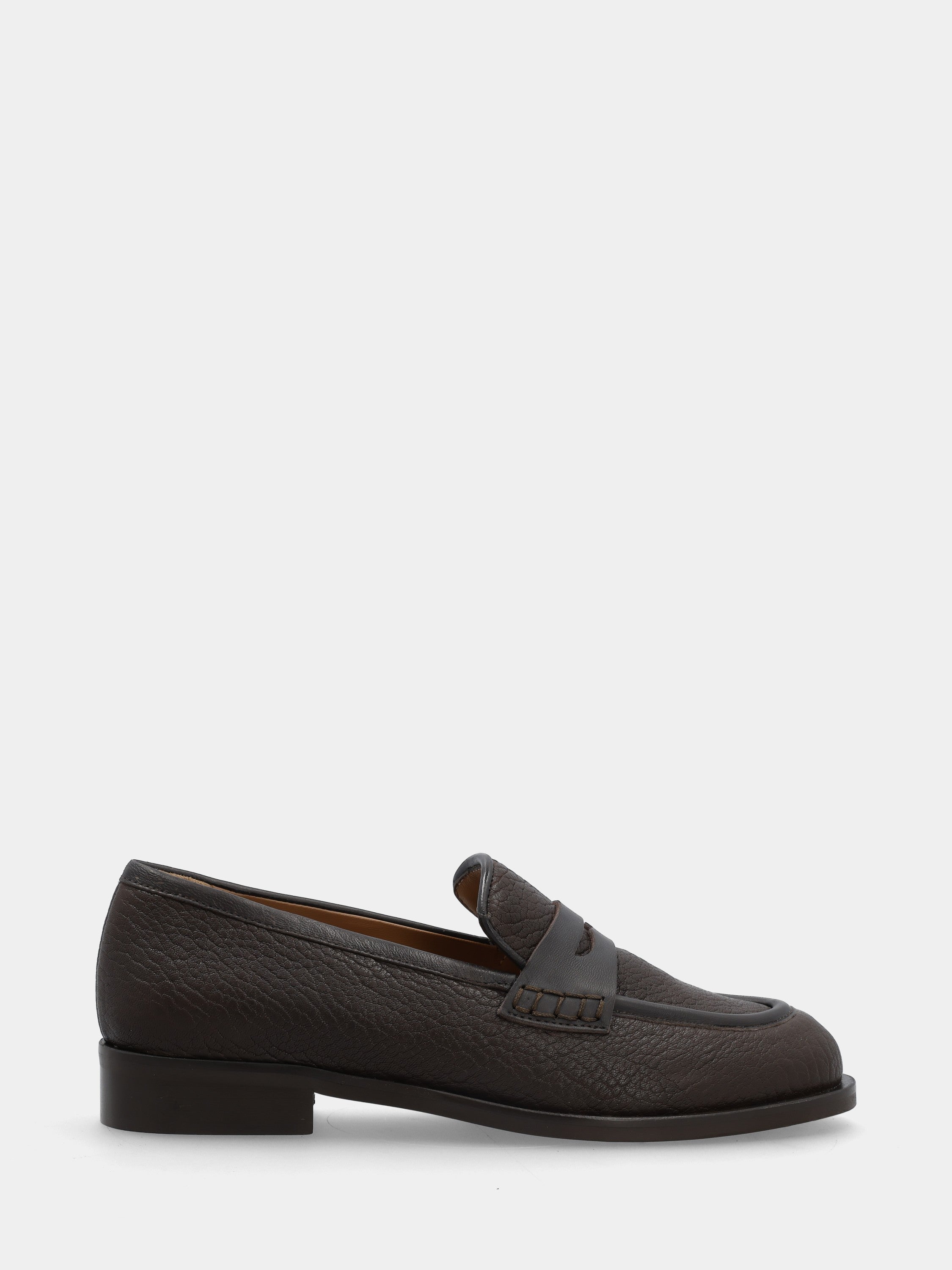 Mocassin en veau bottalato marron foncé avec semelle cousue