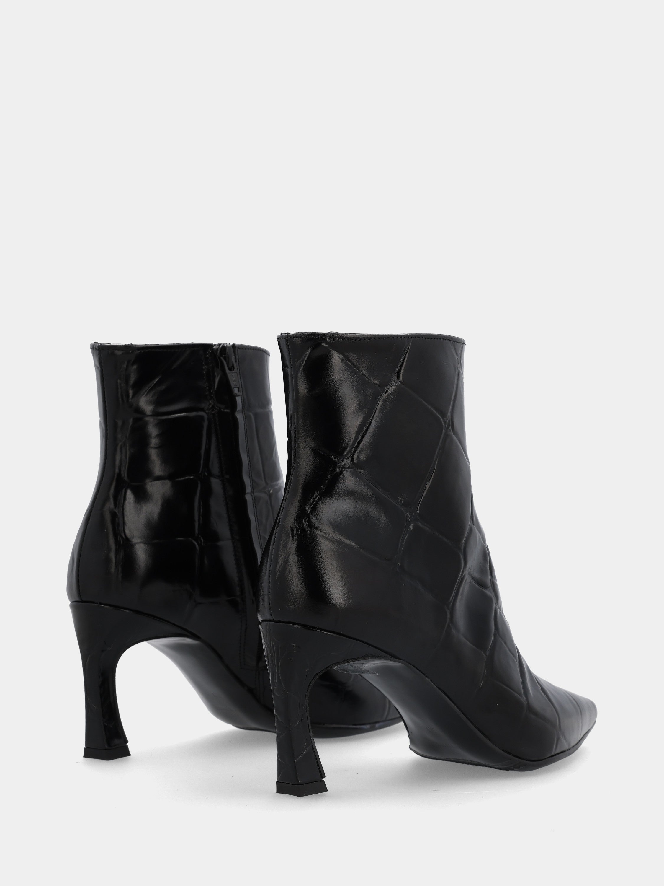 Sandalo monoblocco in vitello rosso con fascia ripiegata