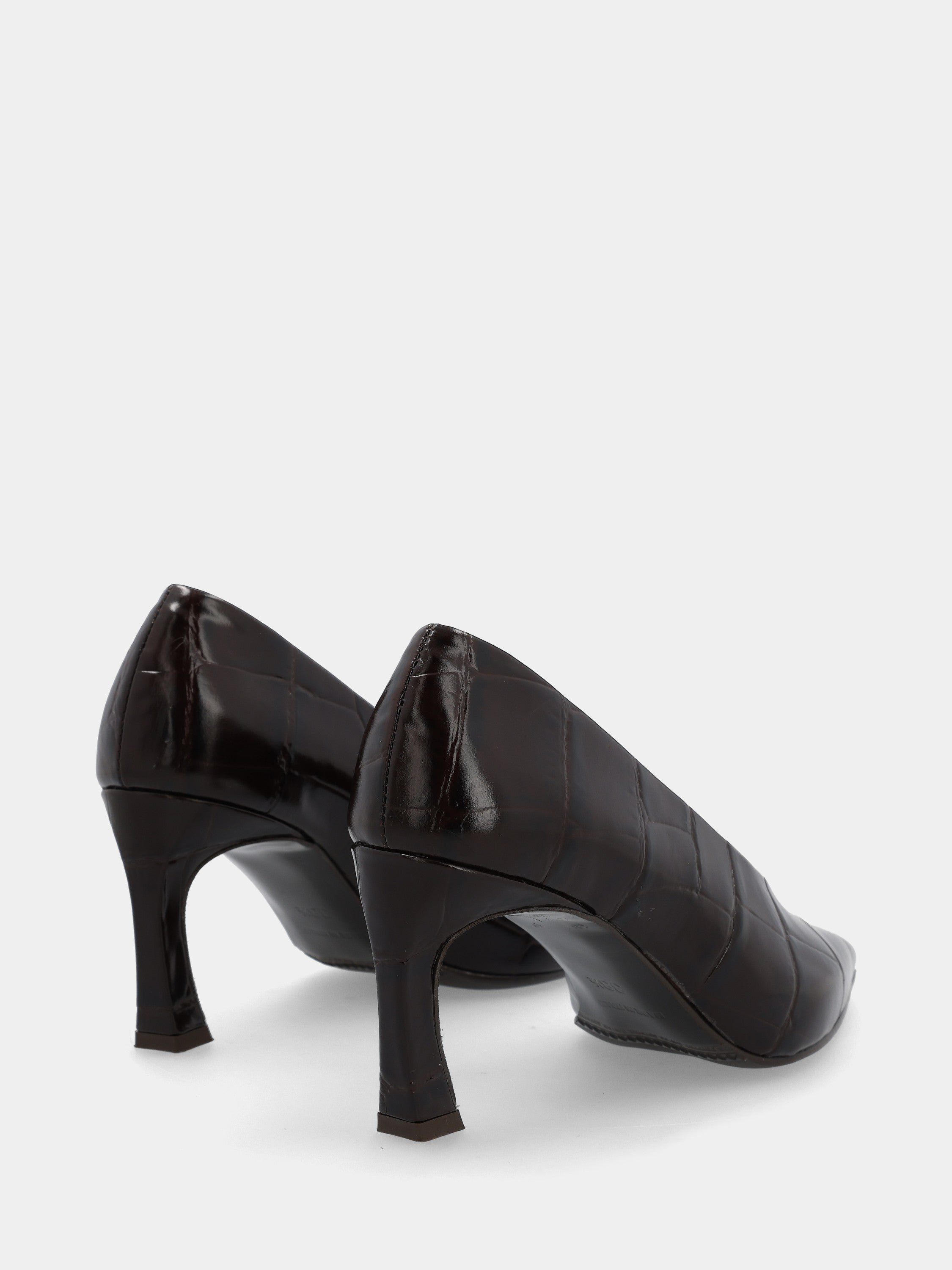 Sandalo monoblocco in vitello rosso con fascia ripiegata