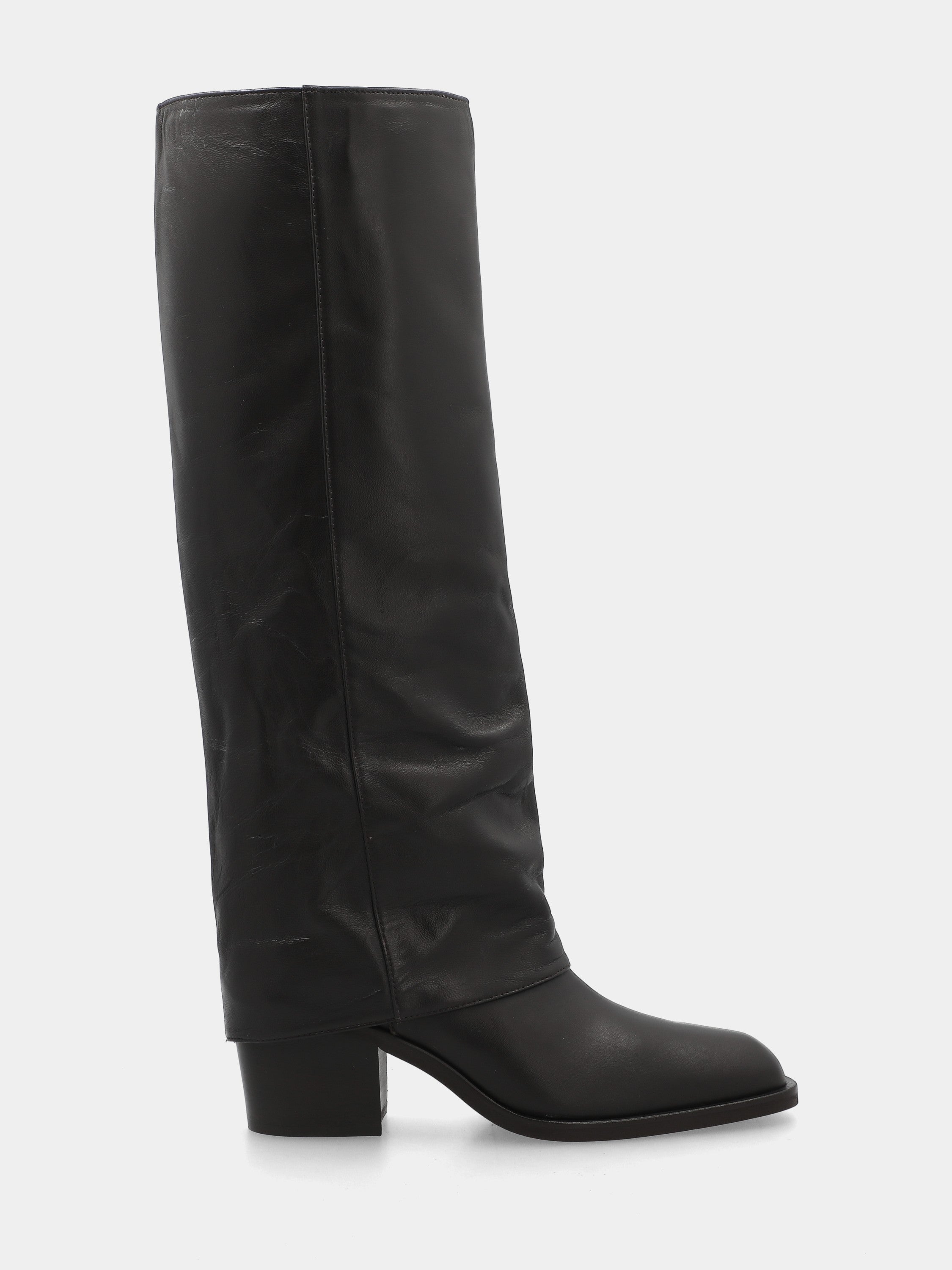 Sandalo monoblocco in vitello rosso con fascia ripiegata