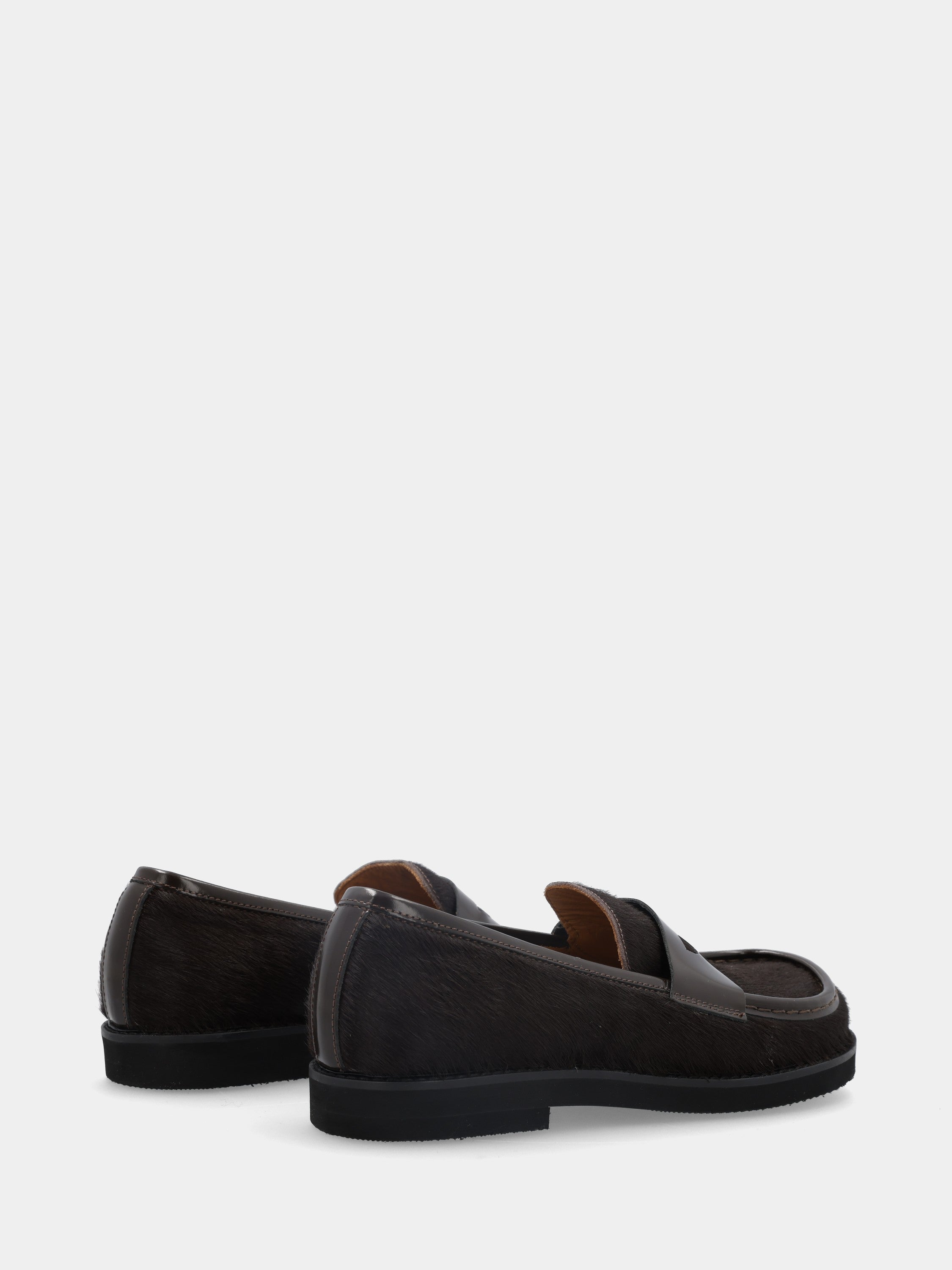 Mocassin en cuir façon poulain marron foncé avec masque en forme de bouche de lion