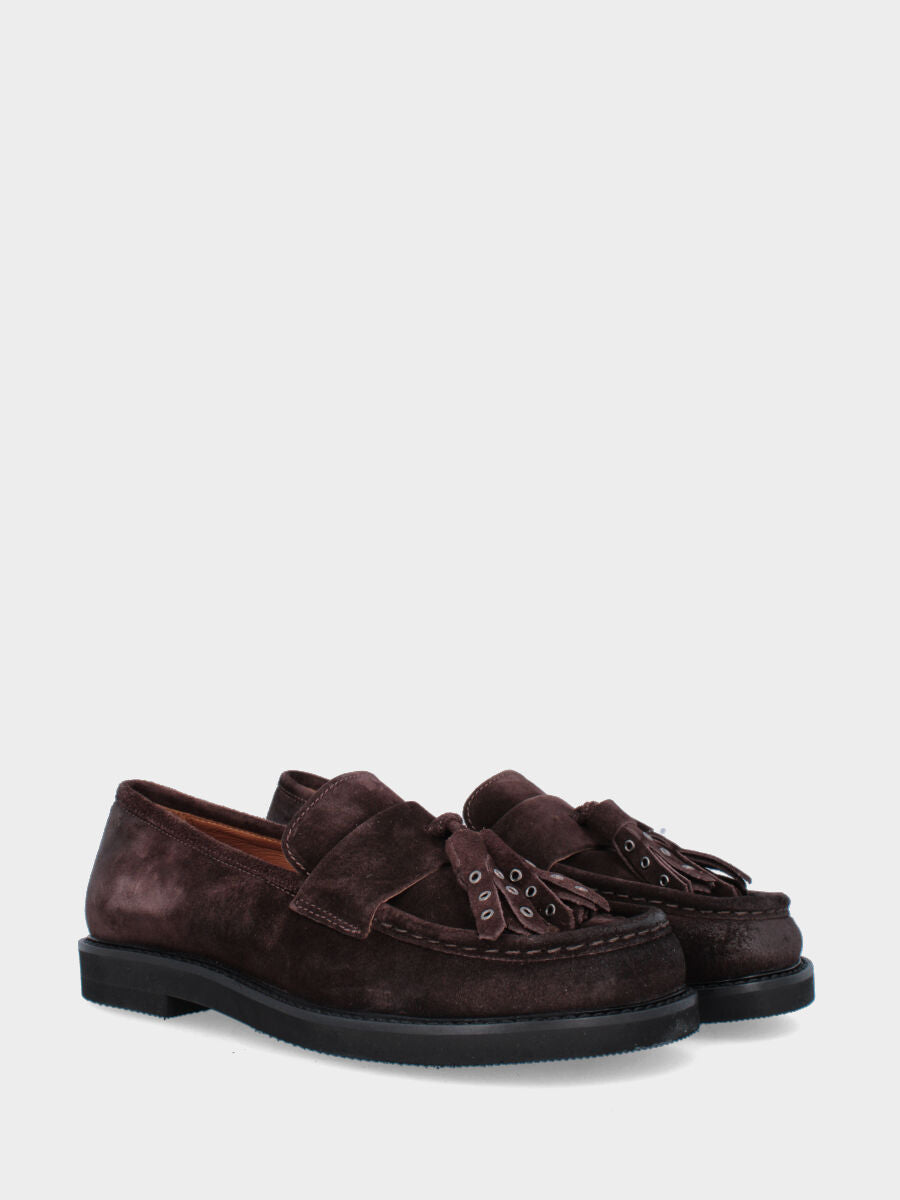 Mocassino in velour testa di moro con nappine e borchiette