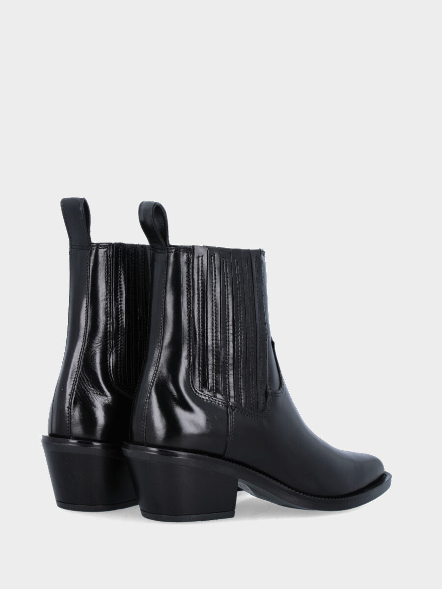 Camperos in vitello nero con listini in pelle ed elastici laterali