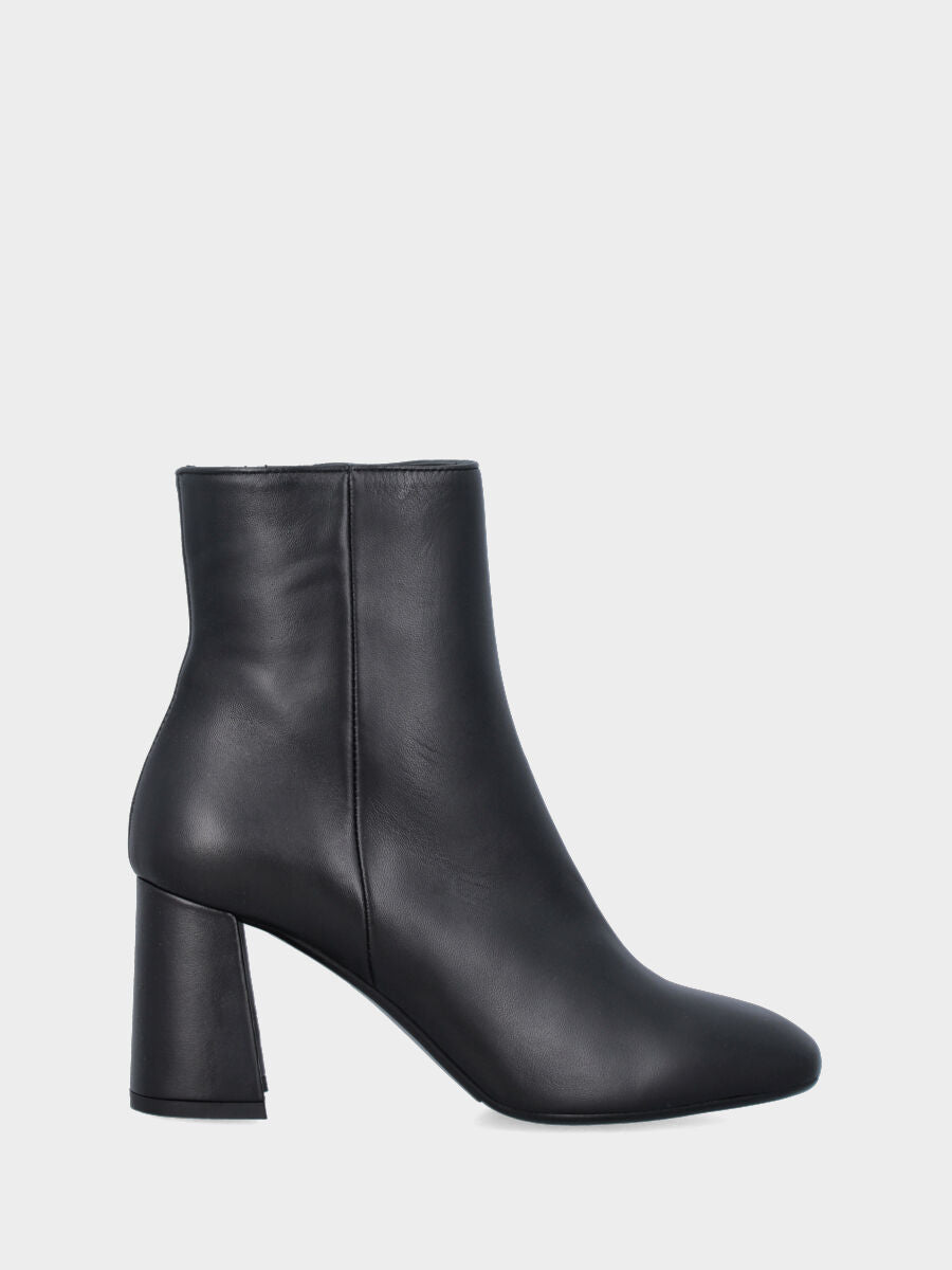 Bottine en nappa noire avec talon bloc