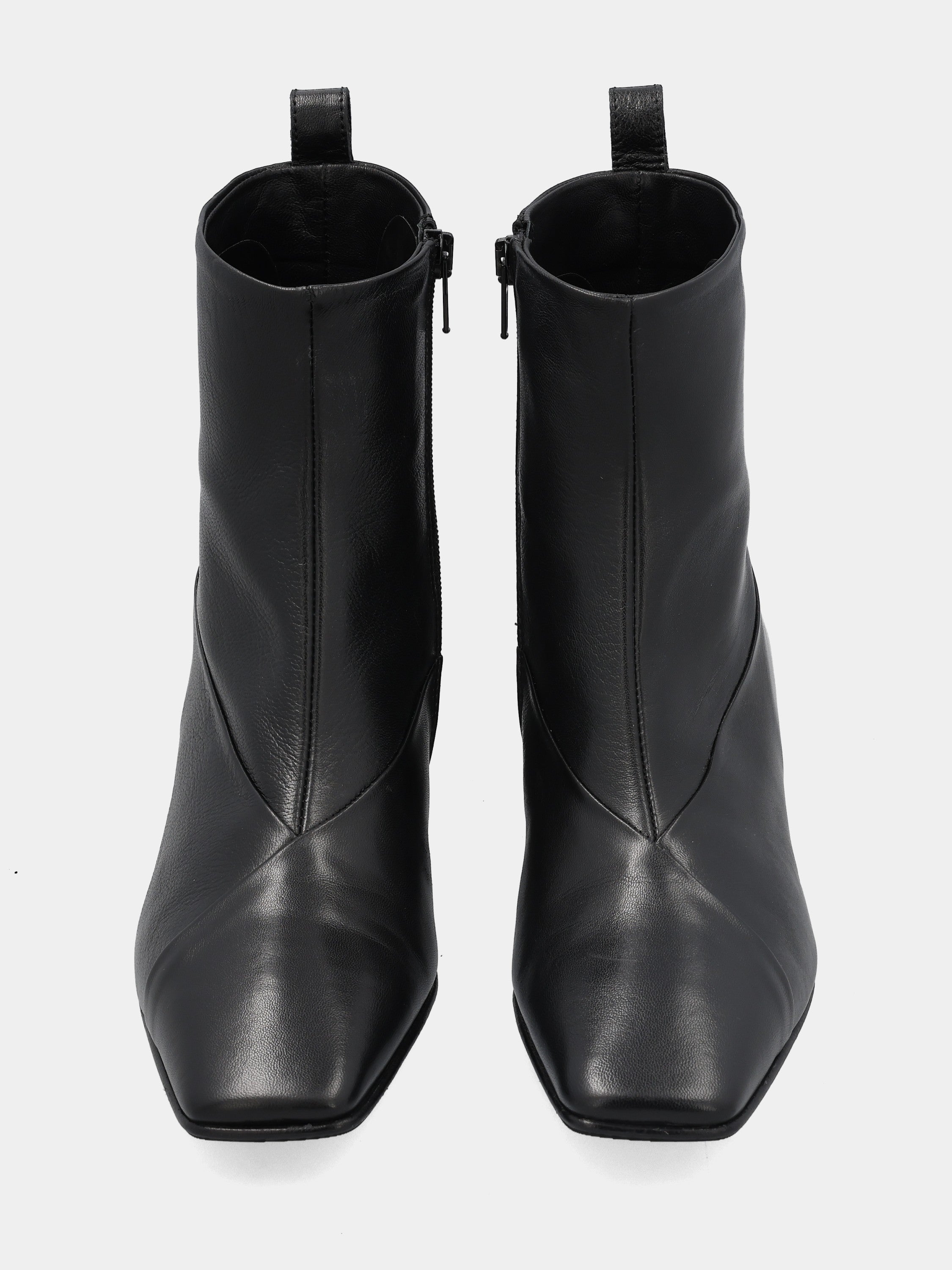 Sandalo monoblocco in vitello rosso con fascia ripiegata