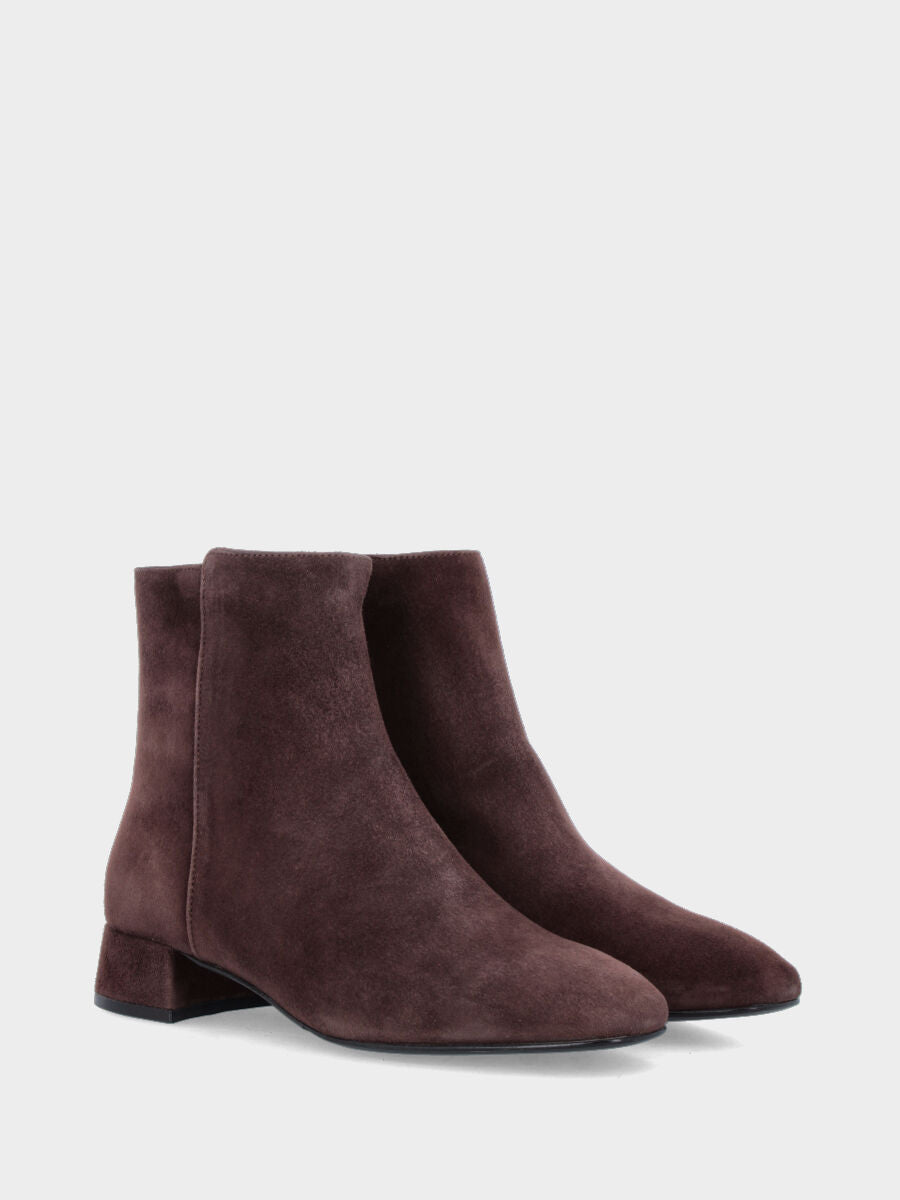 Sandalo monoblocco in vitello rosso con fascia ripiegata