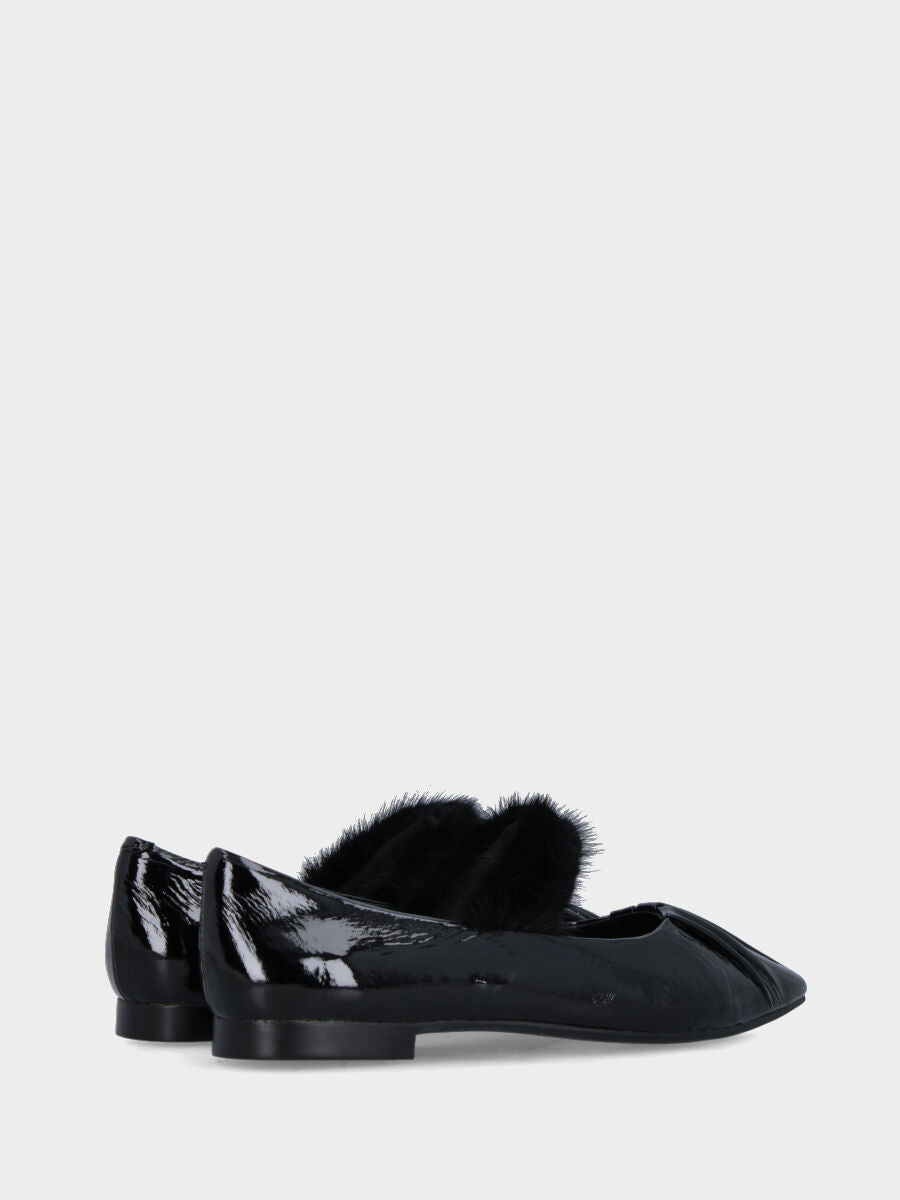 Ballerina Mary Jane in naplak nero con cinturino in visone