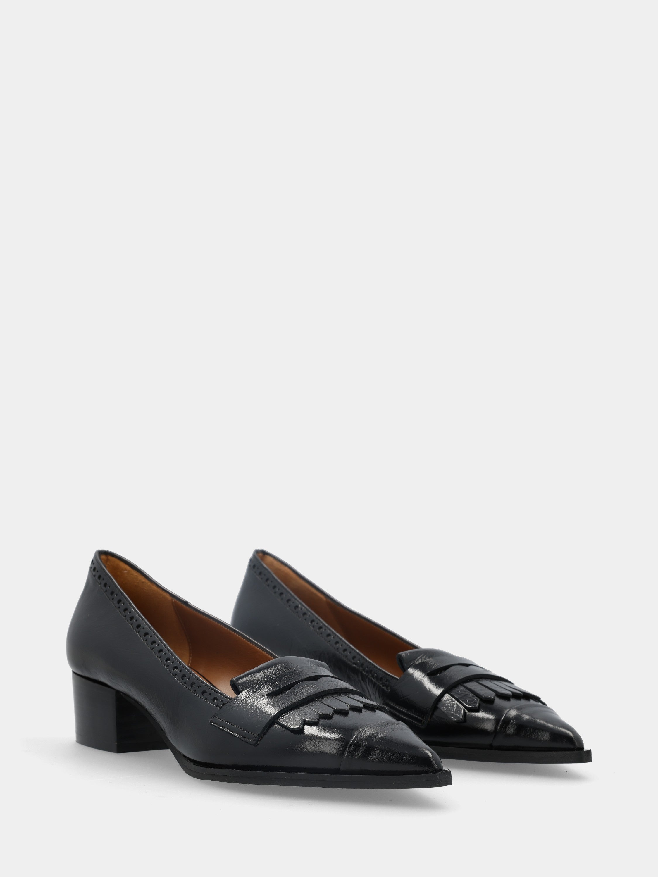 Mocassin en naplak noir avec frange, masque et talon bloc