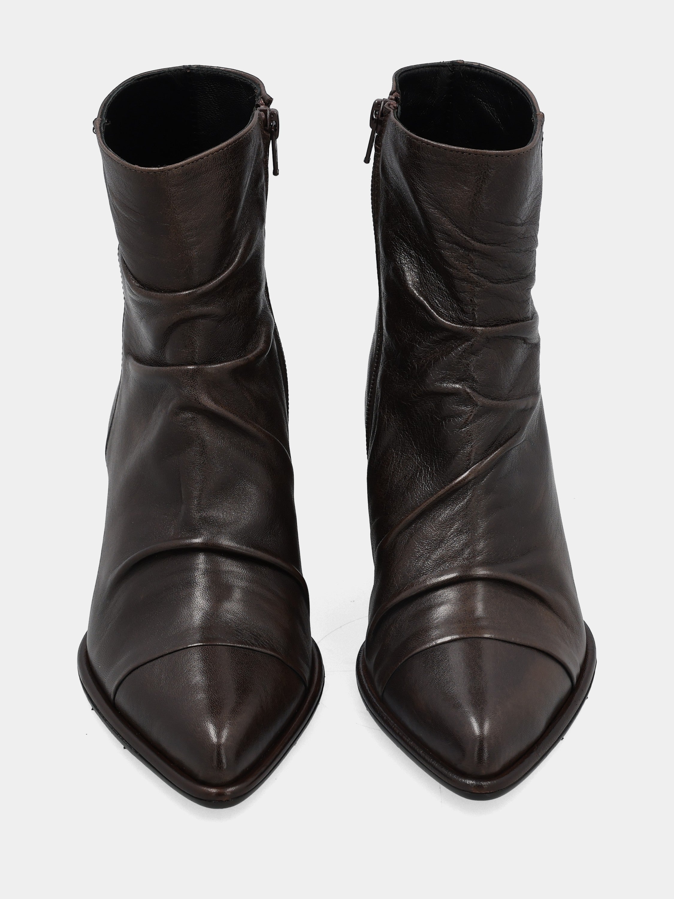 Sandalo monoblocco in vitello rosso con fascia ripiegata