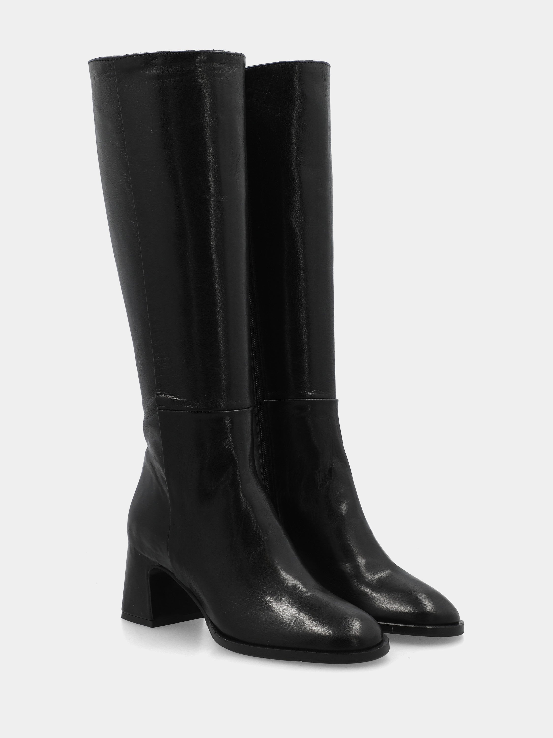 Sandalo monoblocco in vitello rosso con fascia ripiegata