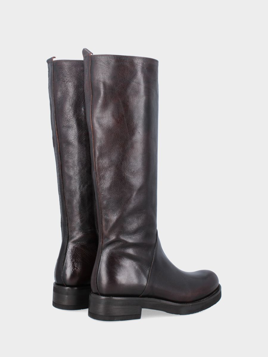 Sandalo monoblocco in vitello rosso con fascia ripiegata