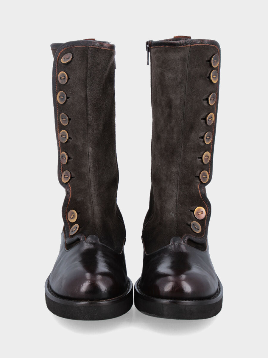 Stivale in vitello testa di moro con bottoni metallici e tacco basso