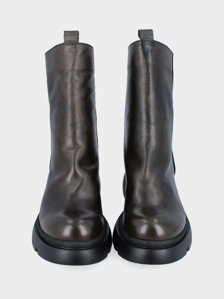 Stivaletto in nappa verde con platform e gambaletto goffrato