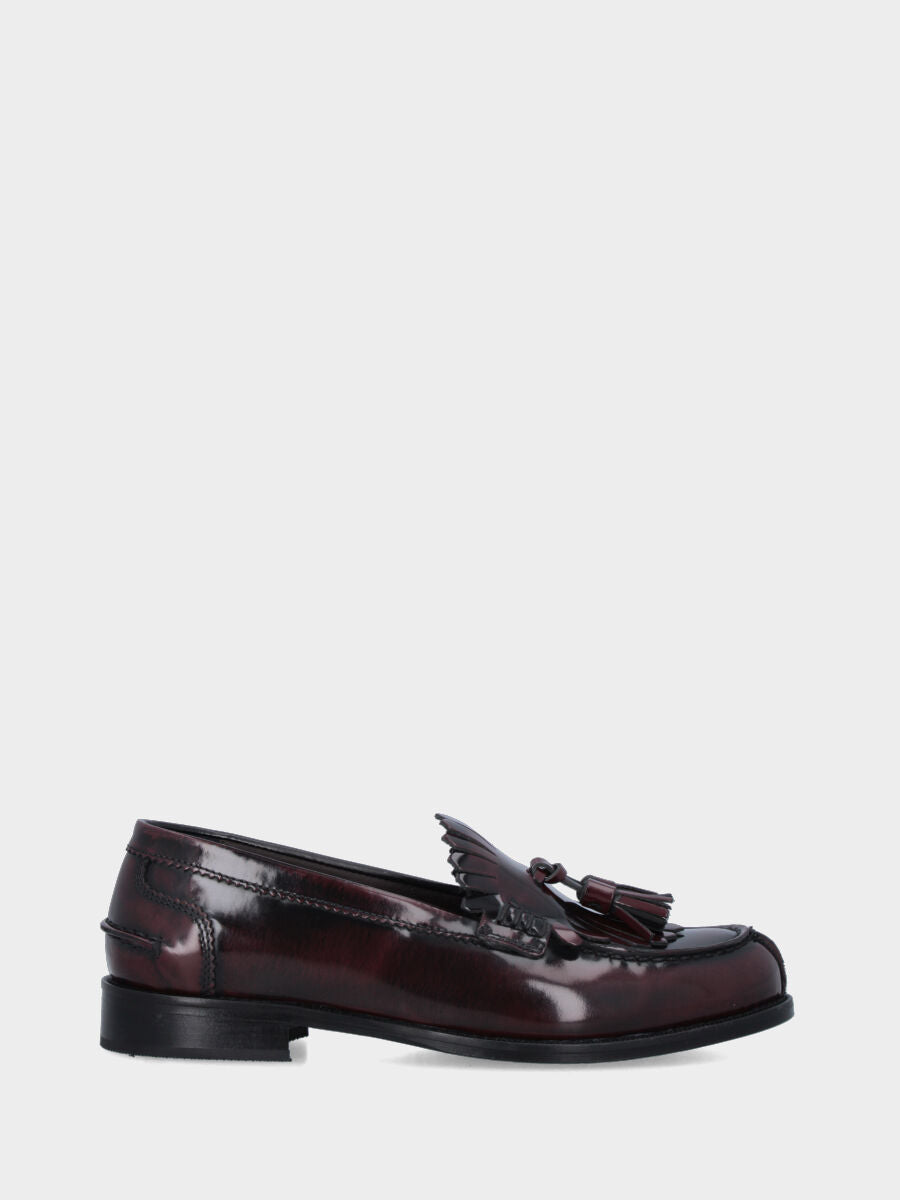 Sandalo monoblocco in vitello rosso con fascia ripiegata