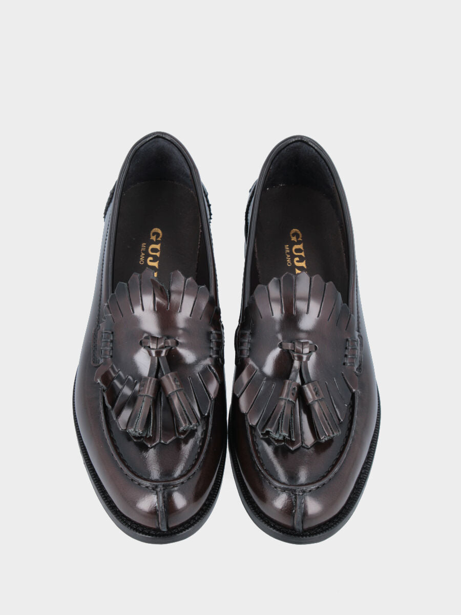 Mocassino in vitello testa di moro con frangia ovale e nappine