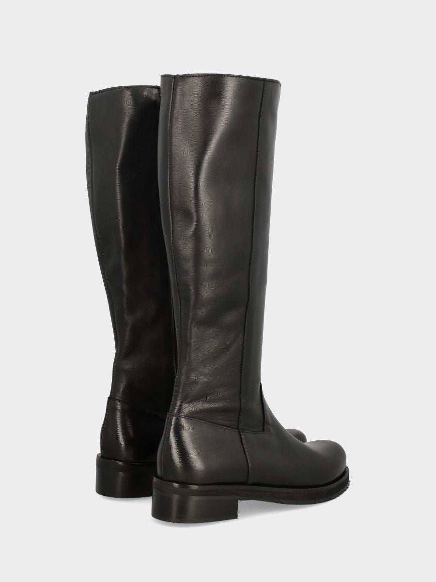 Botte en veau noir avec fermeture éclair et semelle monobloc
