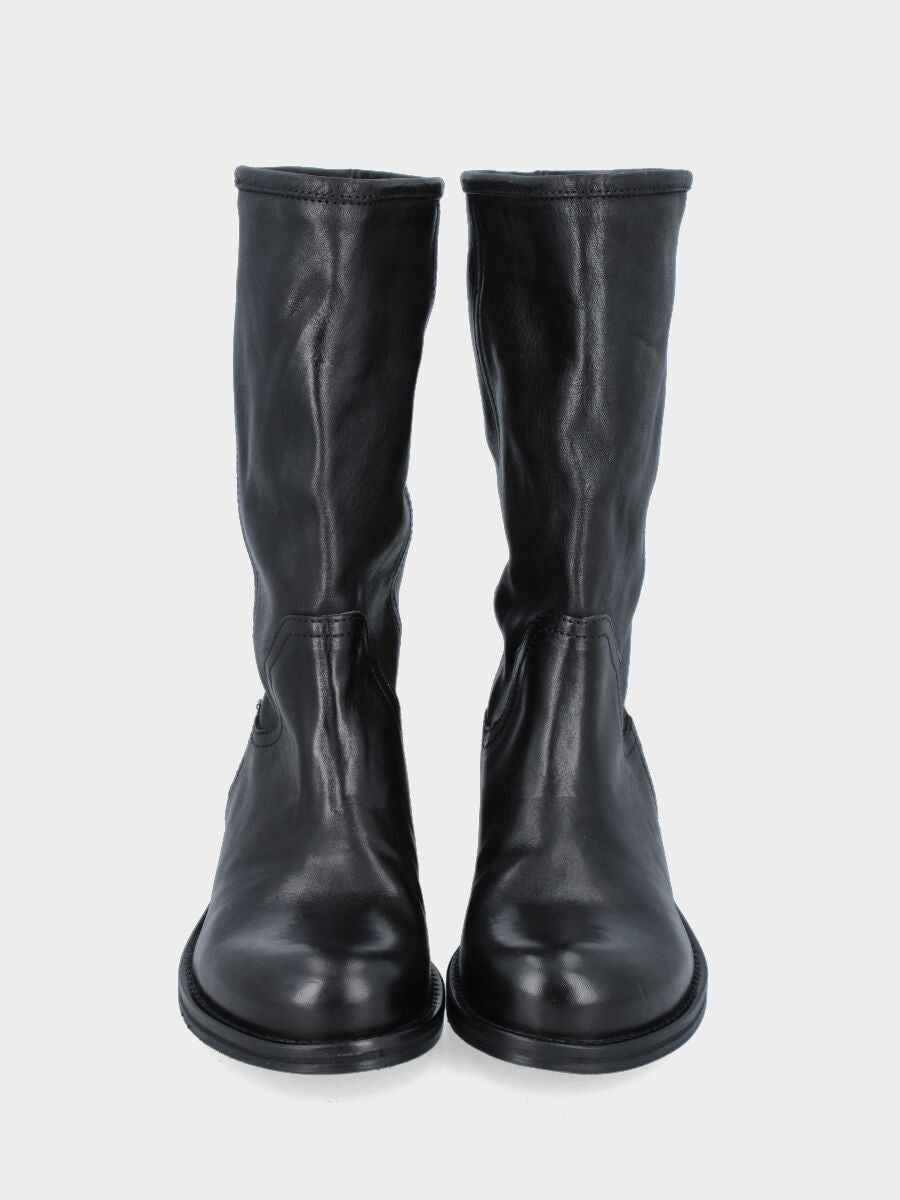 Stivaletto 3/4 in vitello nero con tacco basso e punta tonda