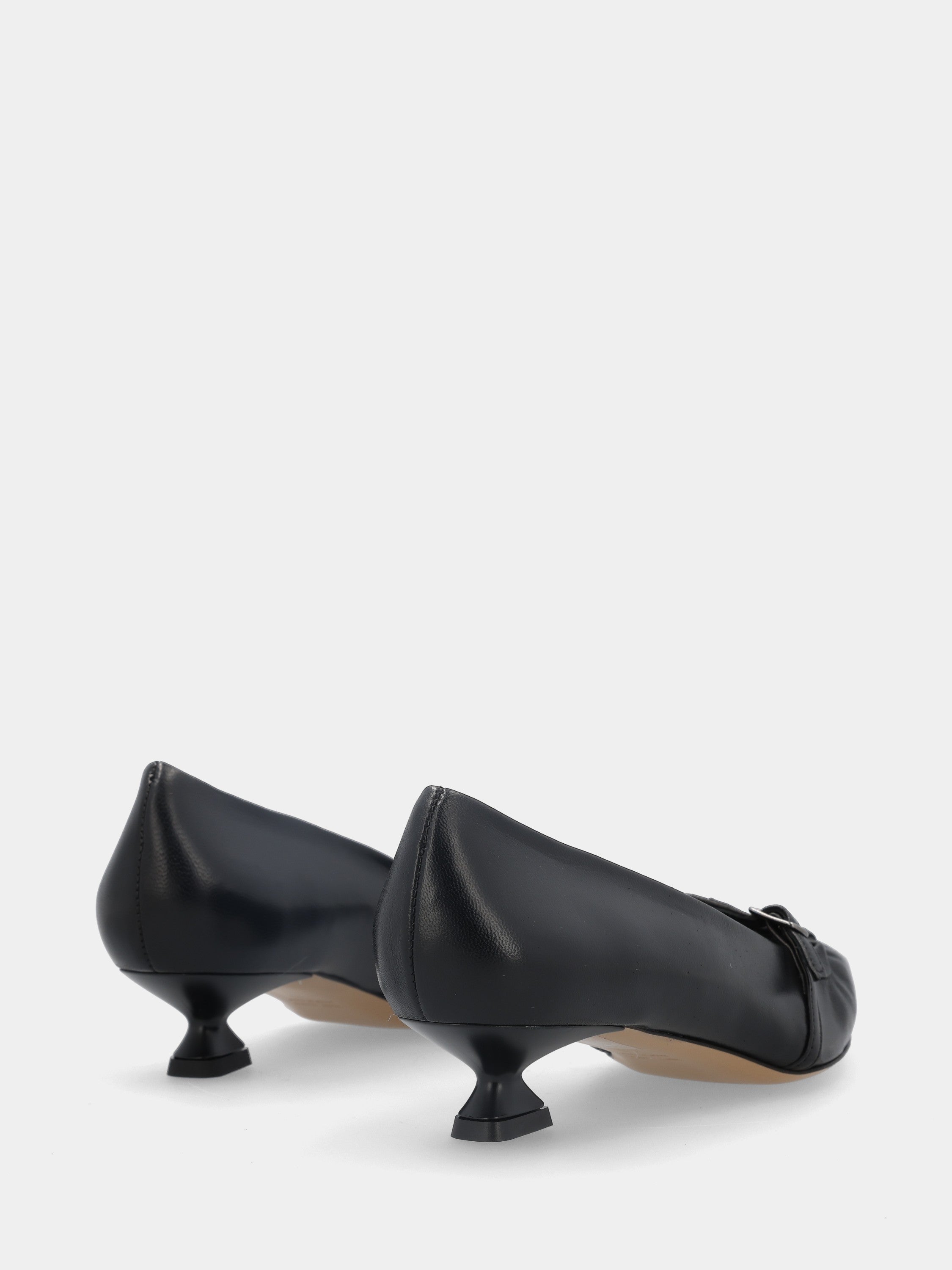 Mary Jane en nappa noir avec bride et talon bobine