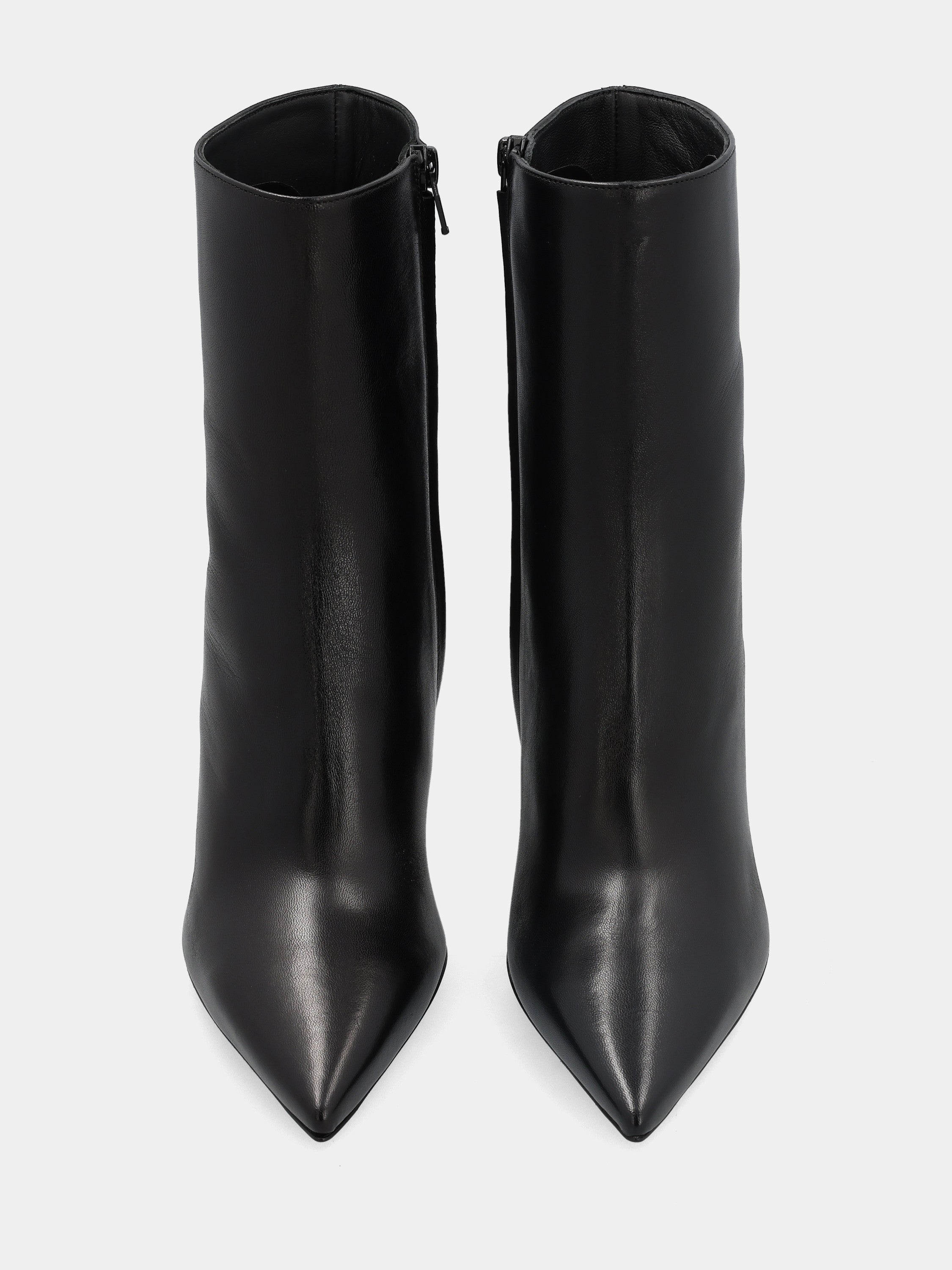 Stivaletto in nappa nero con tacco stiletto 100mm a coda e punta sfilata