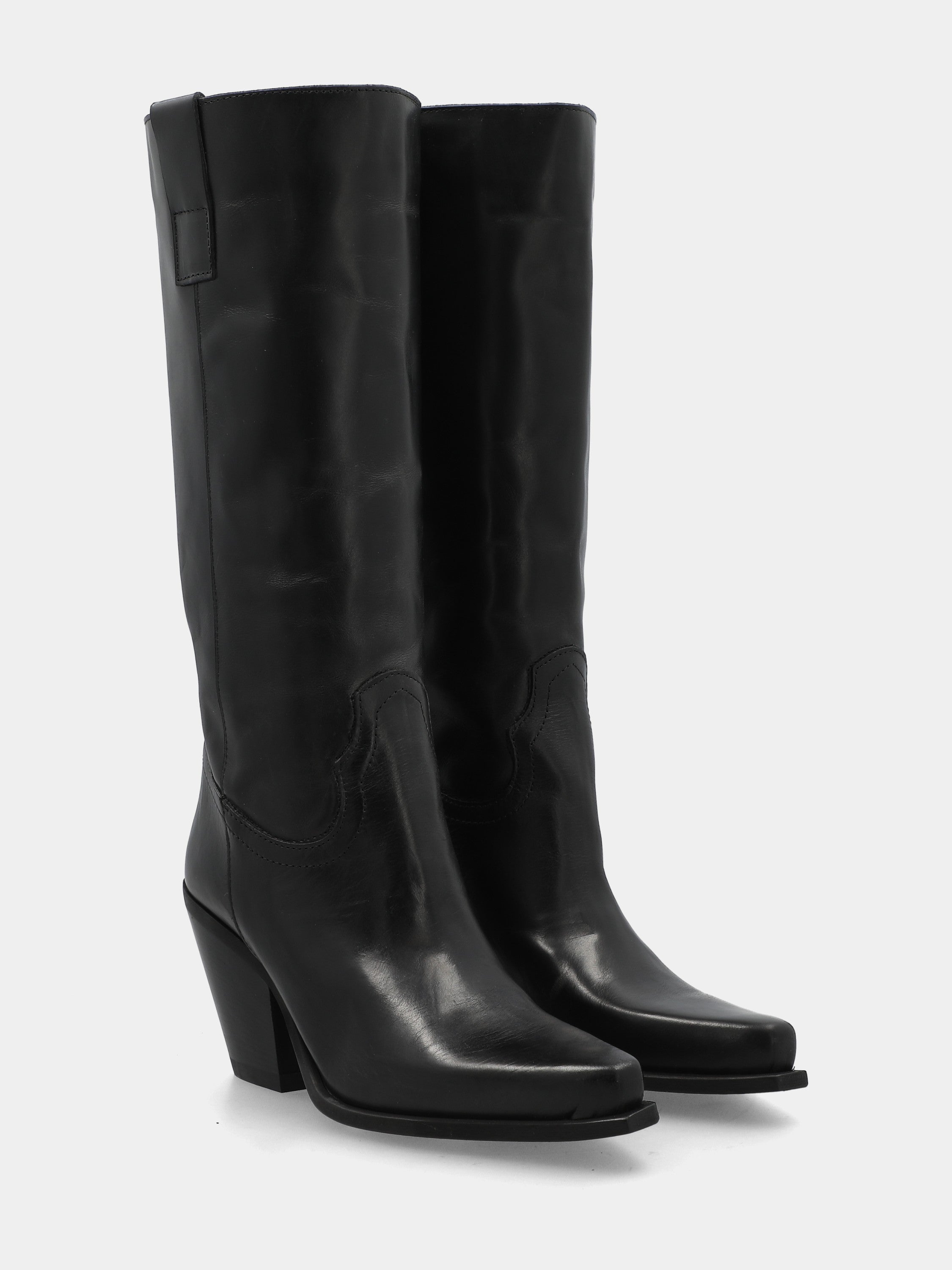 Sandalo monoblocco in vitello rosso con fascia ripiegata