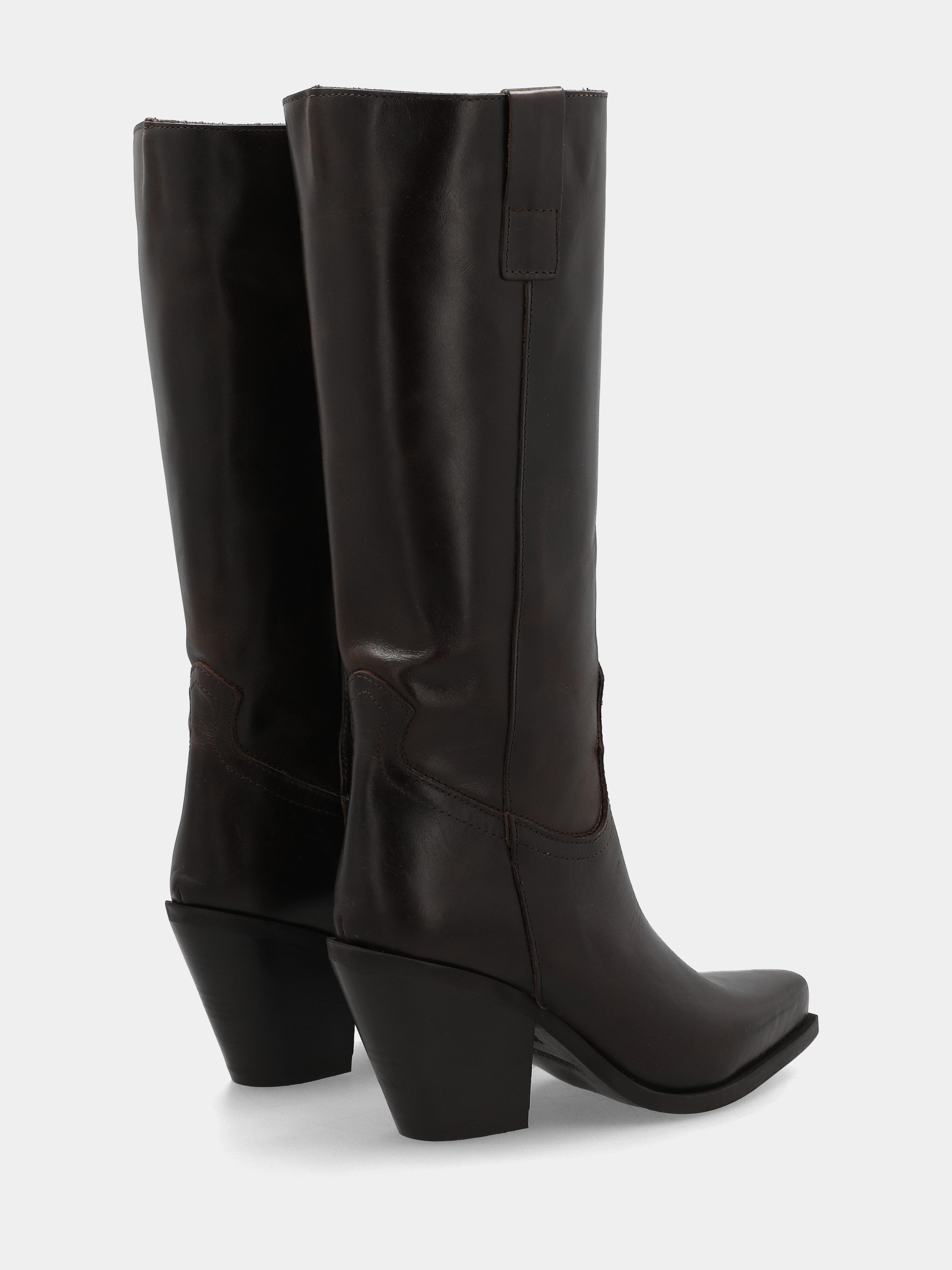 Sandalo monoblocco in vitello rosso con fascia ripiegata