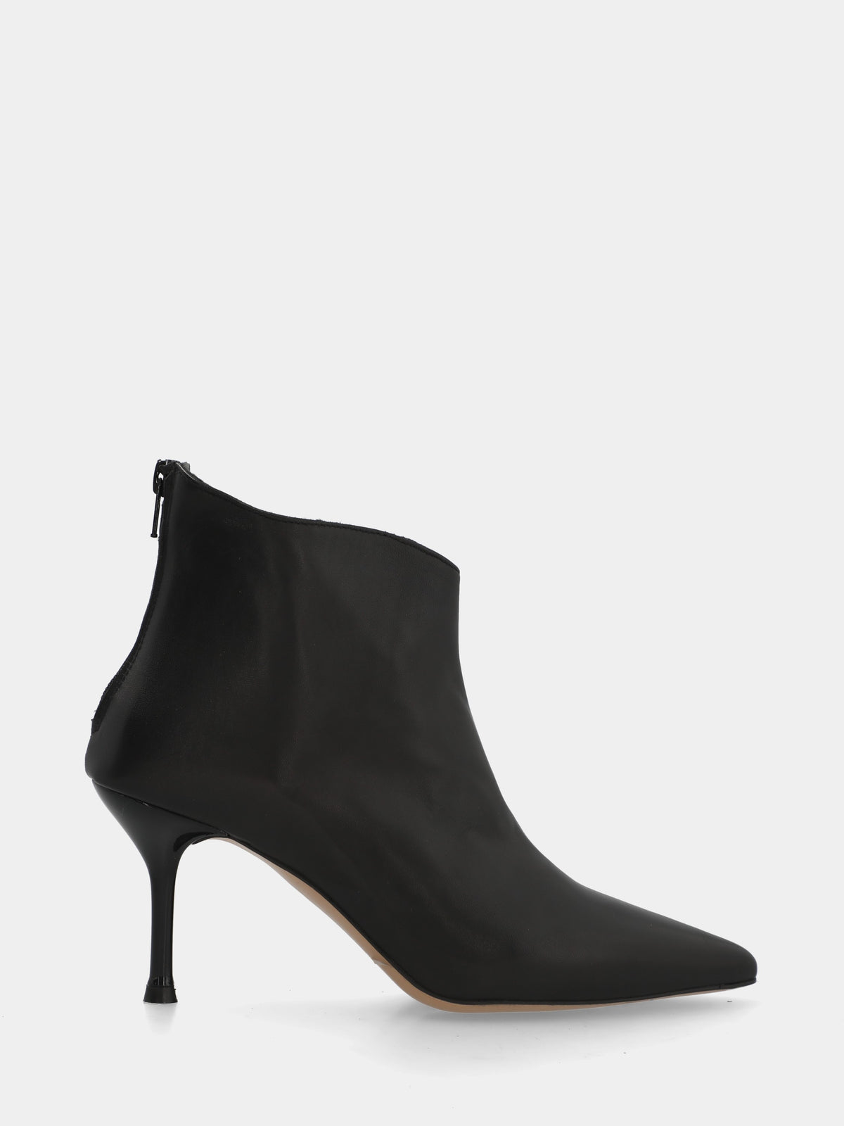 Stivaletto in camoscio nero con tacco a calice