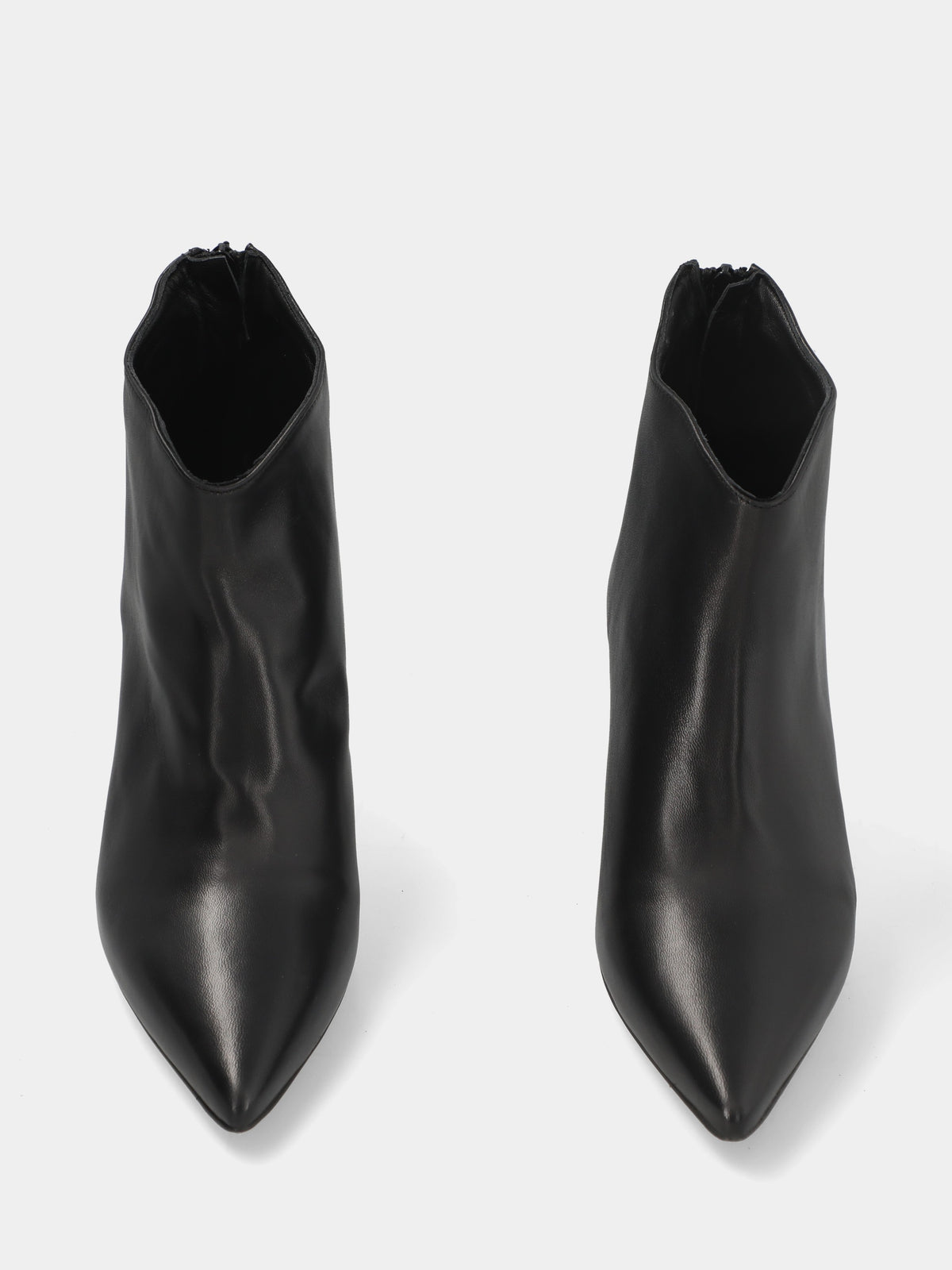 Stivaletto in camoscio nero con tacco a calice