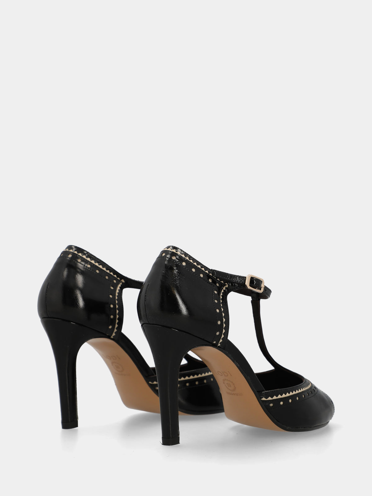 Décolleté in vitello nero con cut-out