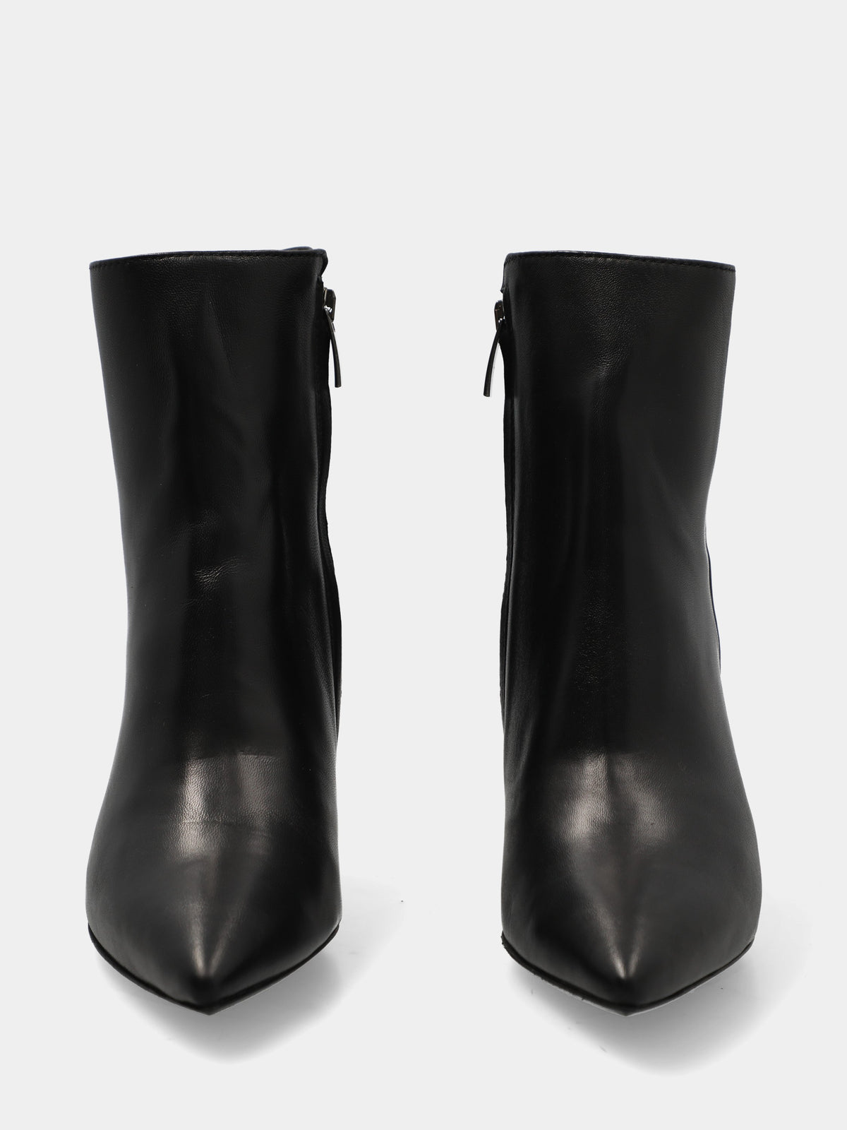 Stivaletto in nappa nera con tacco a calice