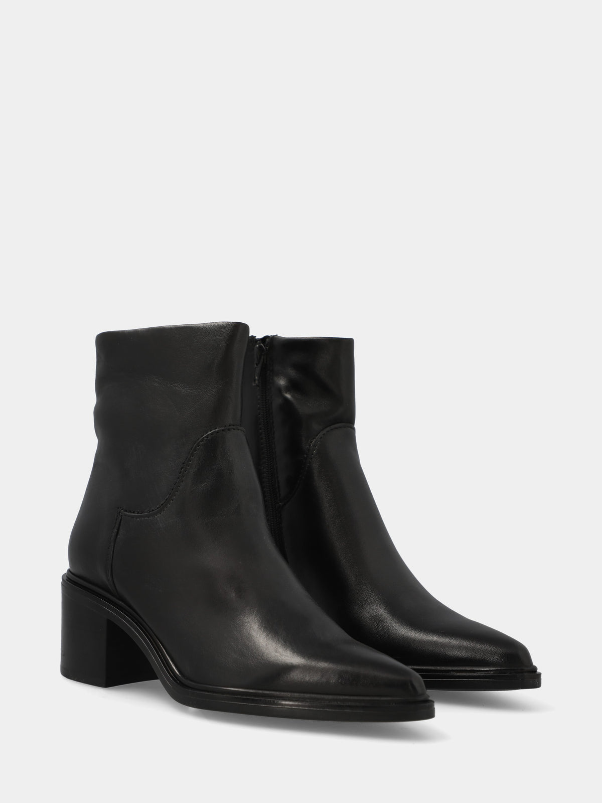 Stivaletto in vitello nero con cerniera