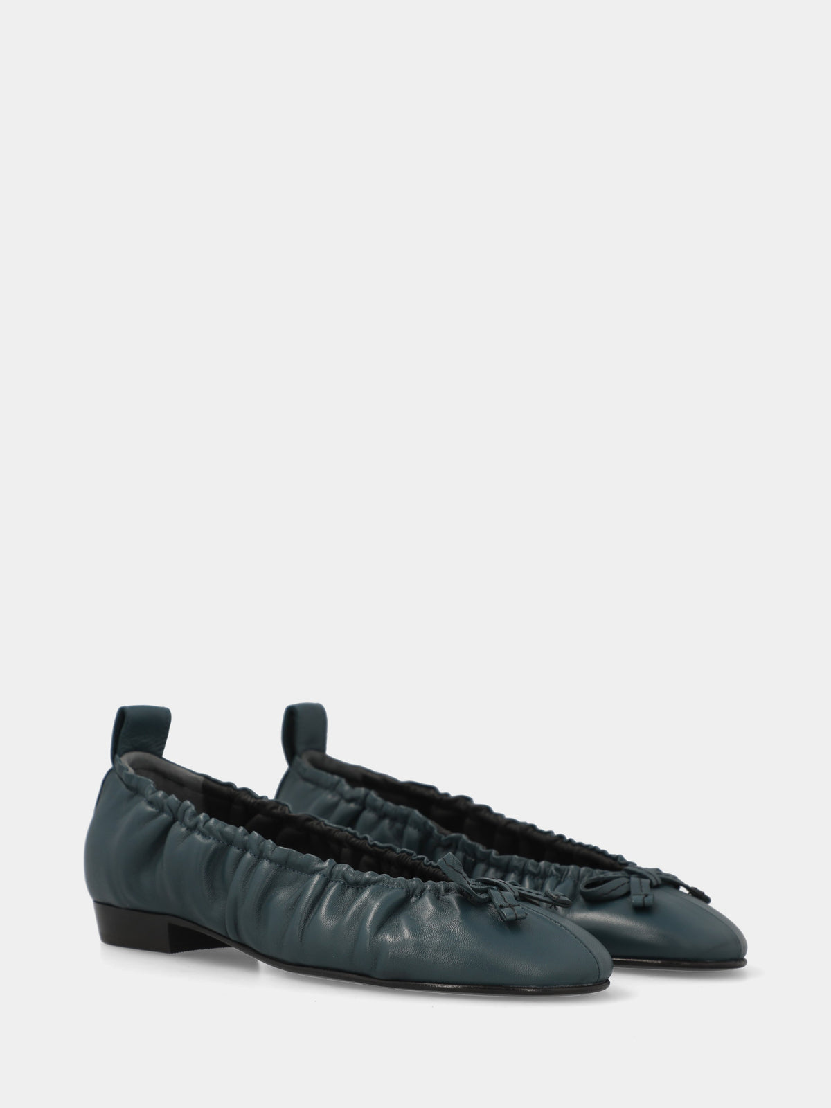 Ballerina in nappa blu con tomaia arricciata