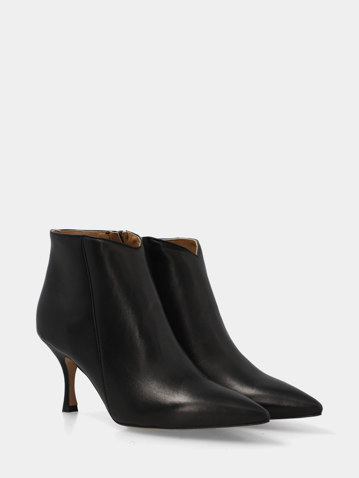 Stivaletto in nappa nera con tacco a calice