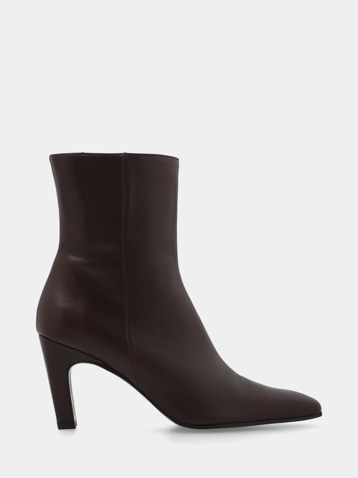 Stivaletto in nappa bordeaux con tacco a coda