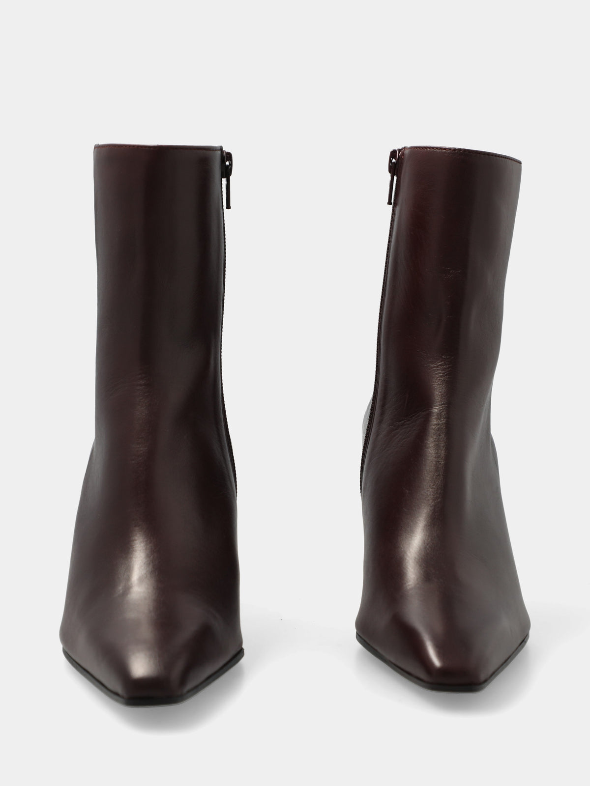 Stivaletto in nappa bordeaux con tacco a coda