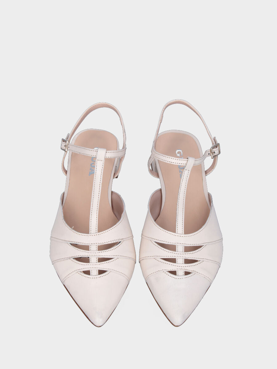 White leather sandal with openings on the sole