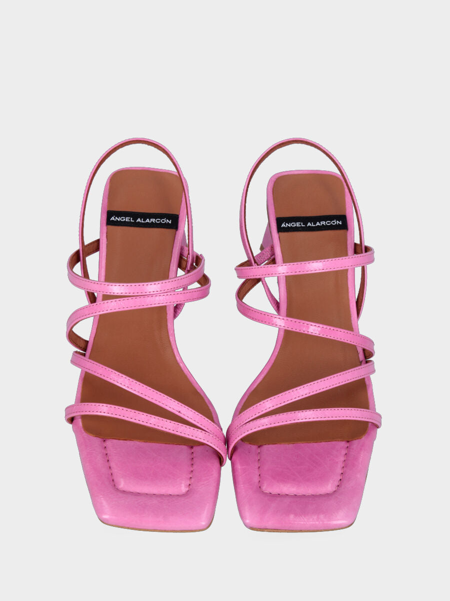 Pink leather sandal with straps
