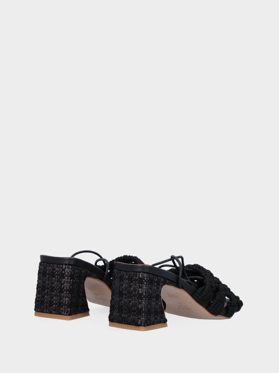 Sandalo nero in tessuto con fascia intrecciata