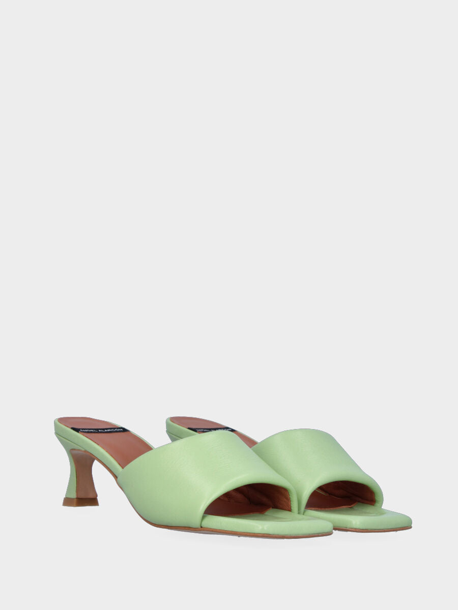 Mule verte en cuir avec bande
