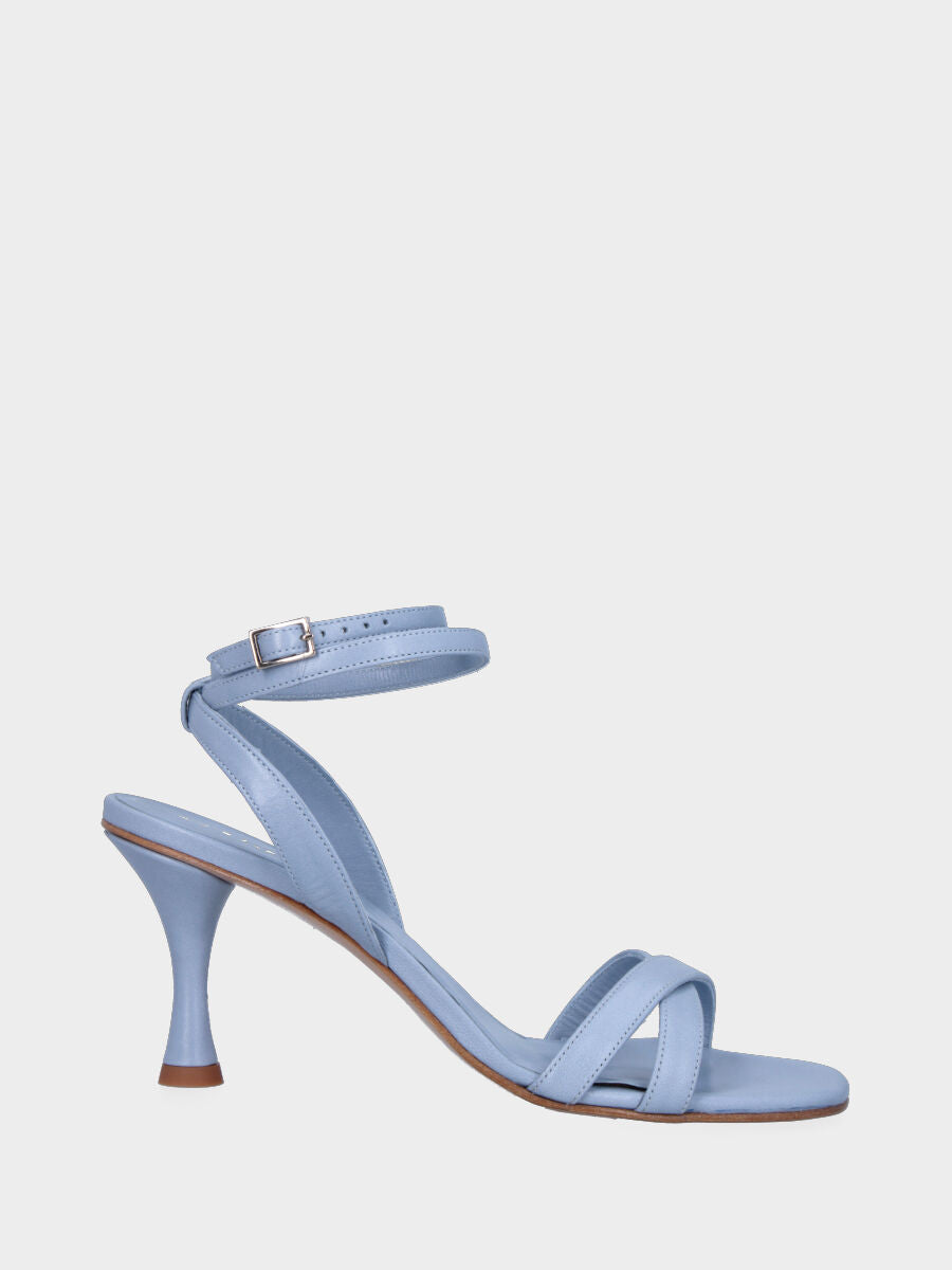 Sandalo celeste in pelle con fascette incrociate
