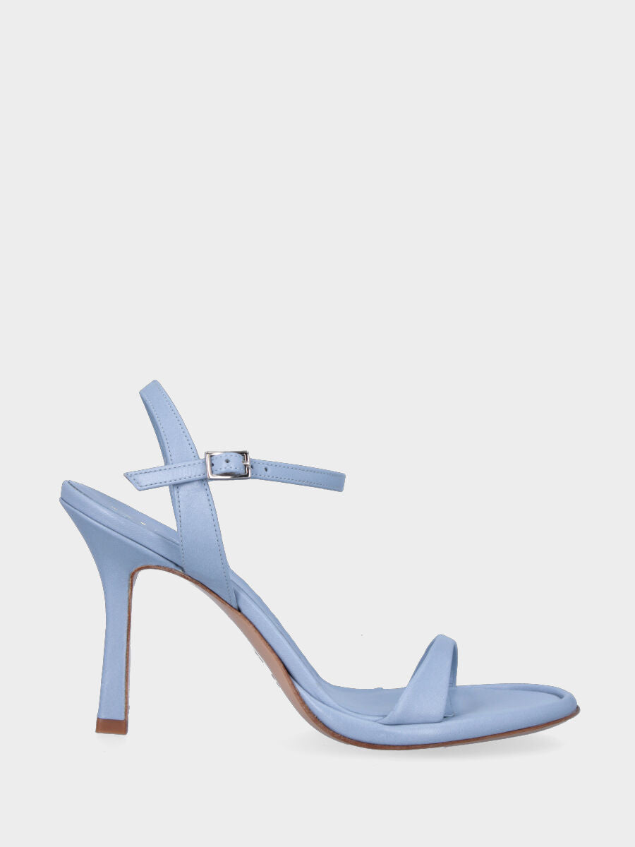 Sandale à talon bleu ciel en cuir avec bride sous le pied