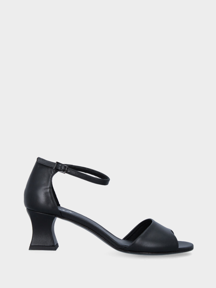 Sandalo nero in pelle con fascia in pianta