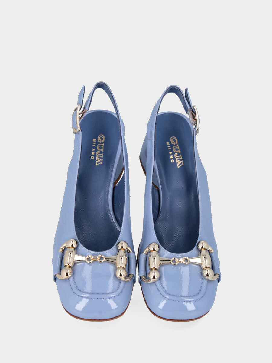 Escarpins céleste en cuir verni modèle slingback avec morsetto métallique