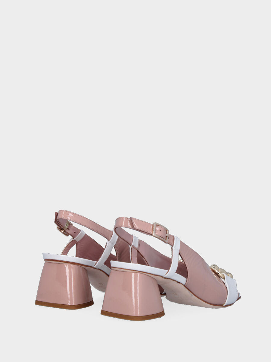 Sandale slingback nude en cuir verni avec morsetto métallique