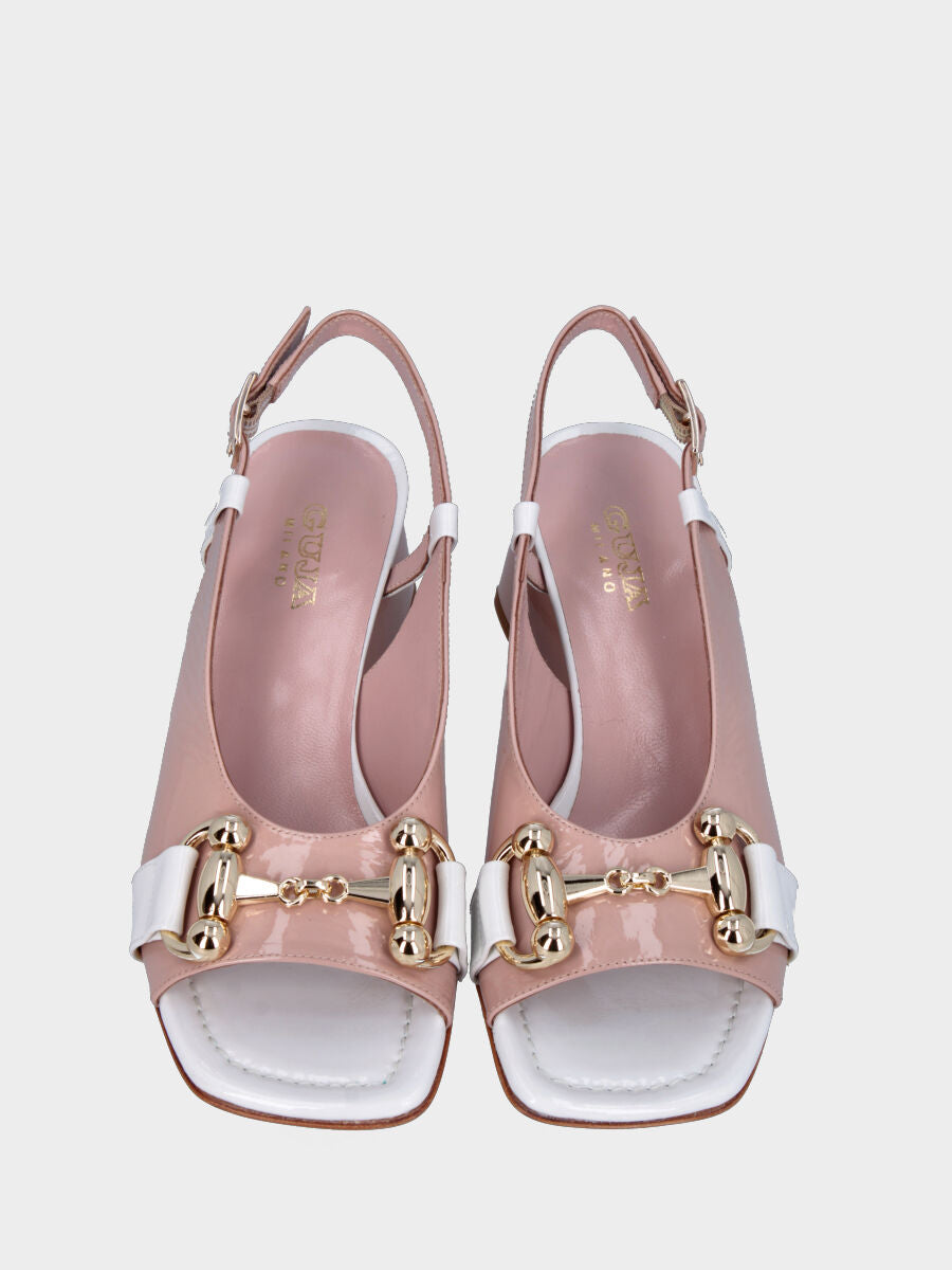 Sandale slingback nude en cuir verni avec morsetto métallique