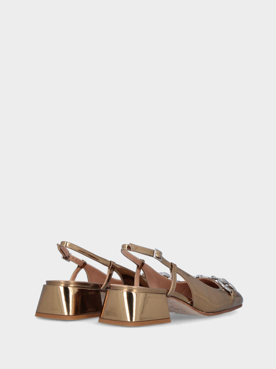 Slingback oro in pelle con tomaia lucida e morsetto a contrasto