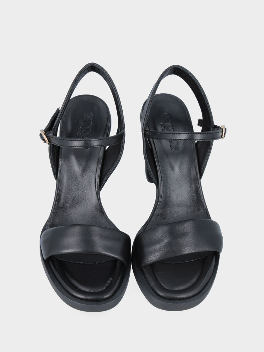 Sandalo nero in pelle con fascia