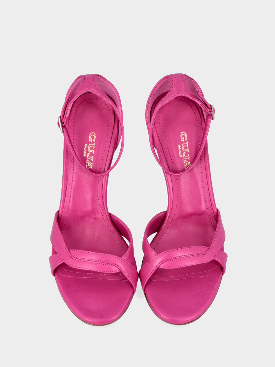 Sandale fuchsia en cuir avec brides tressées