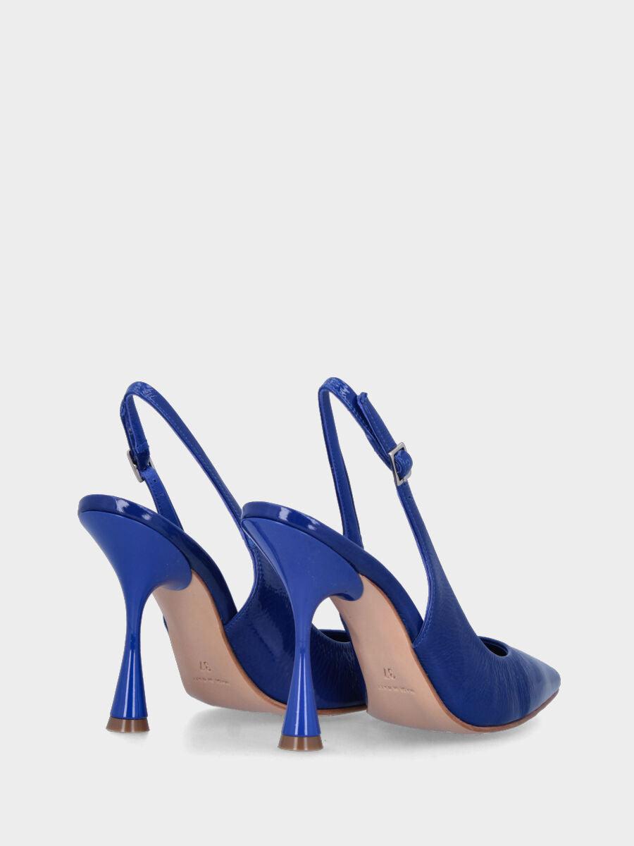 Chanel blu in pelle con tacco sottile e scollo tondo